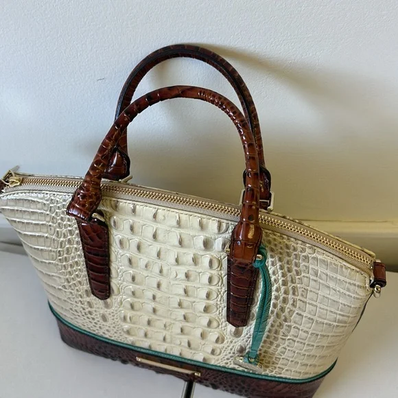 Gorgeous Brahmin Duxbury Satchel in Vanilla Macaw - Picture 3 of 9